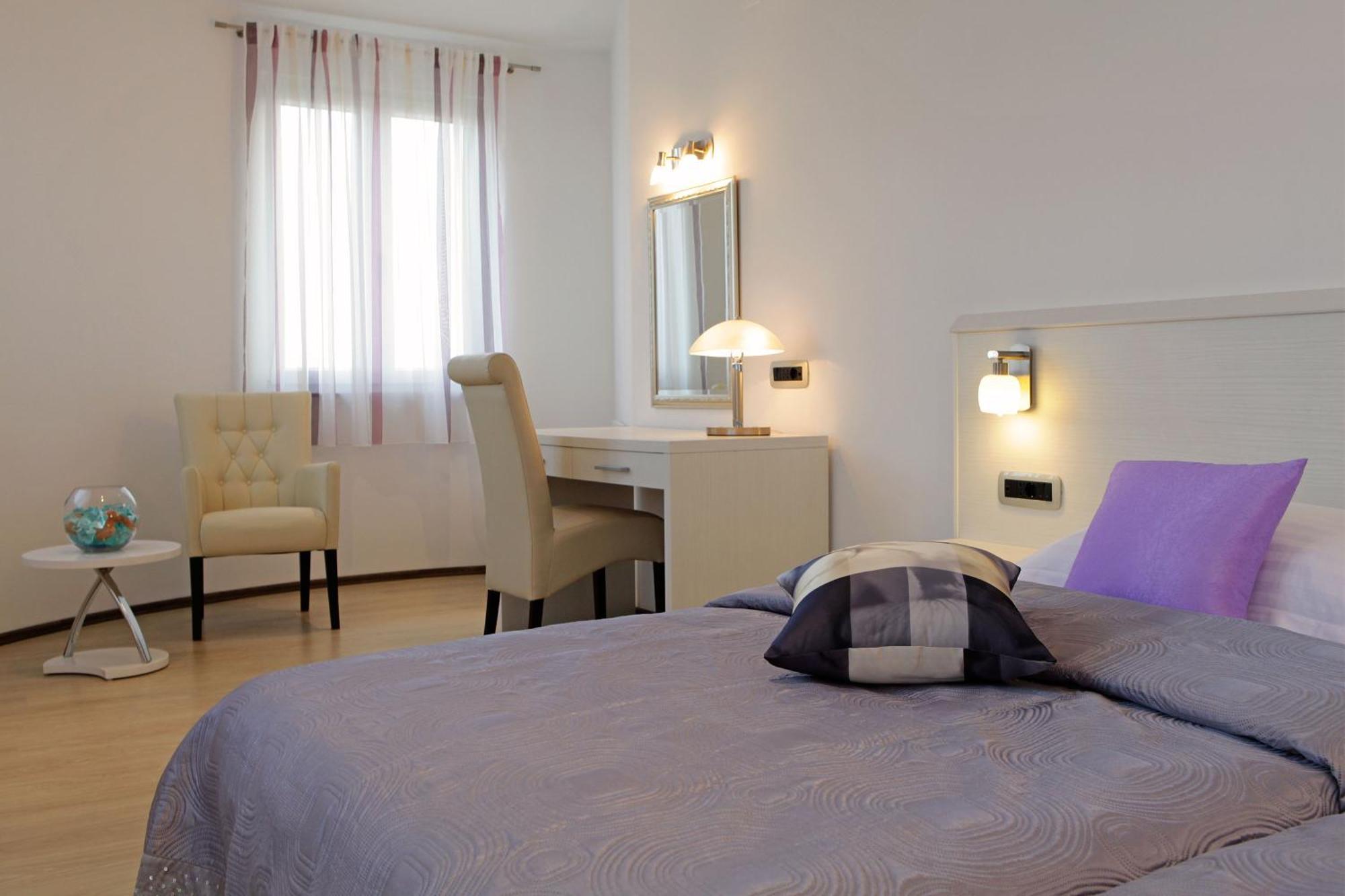 Villa Nera Bol Zimmer foto