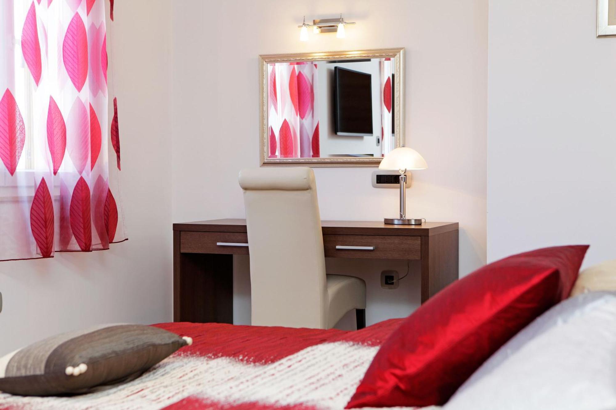 Villa Nera Bol Zimmer foto